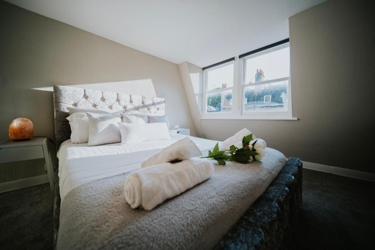 Roman Penthouse- City Skyline Views, 4K Tvs, 5G Wifi And More! Apartment Bath Exterior photo