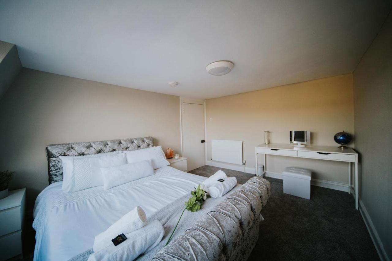 Roman Penthouse- City Skyline Views, 4K Tvs, 5G Wifi And More! Apartment Bath Exterior photo